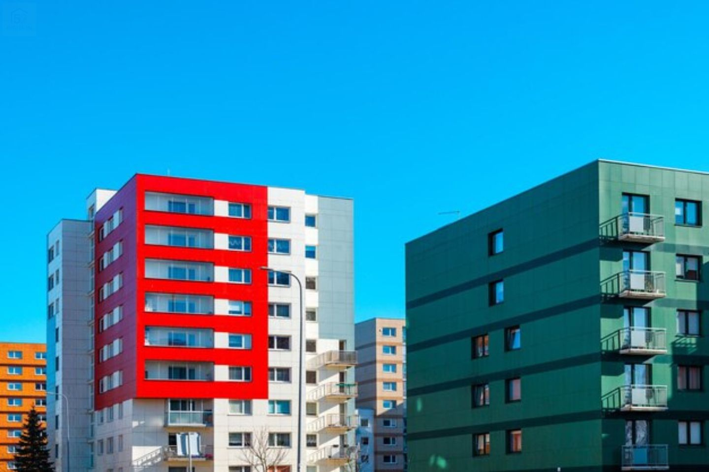 difference between flat and apartment